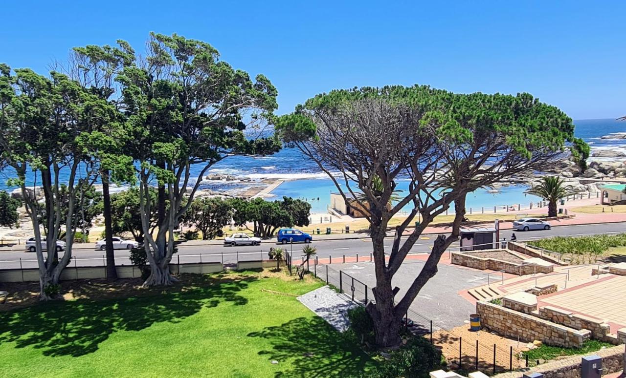 Blue Views Penthouse Beachfront Apartment With Pool Kaapstad Buitenkant foto