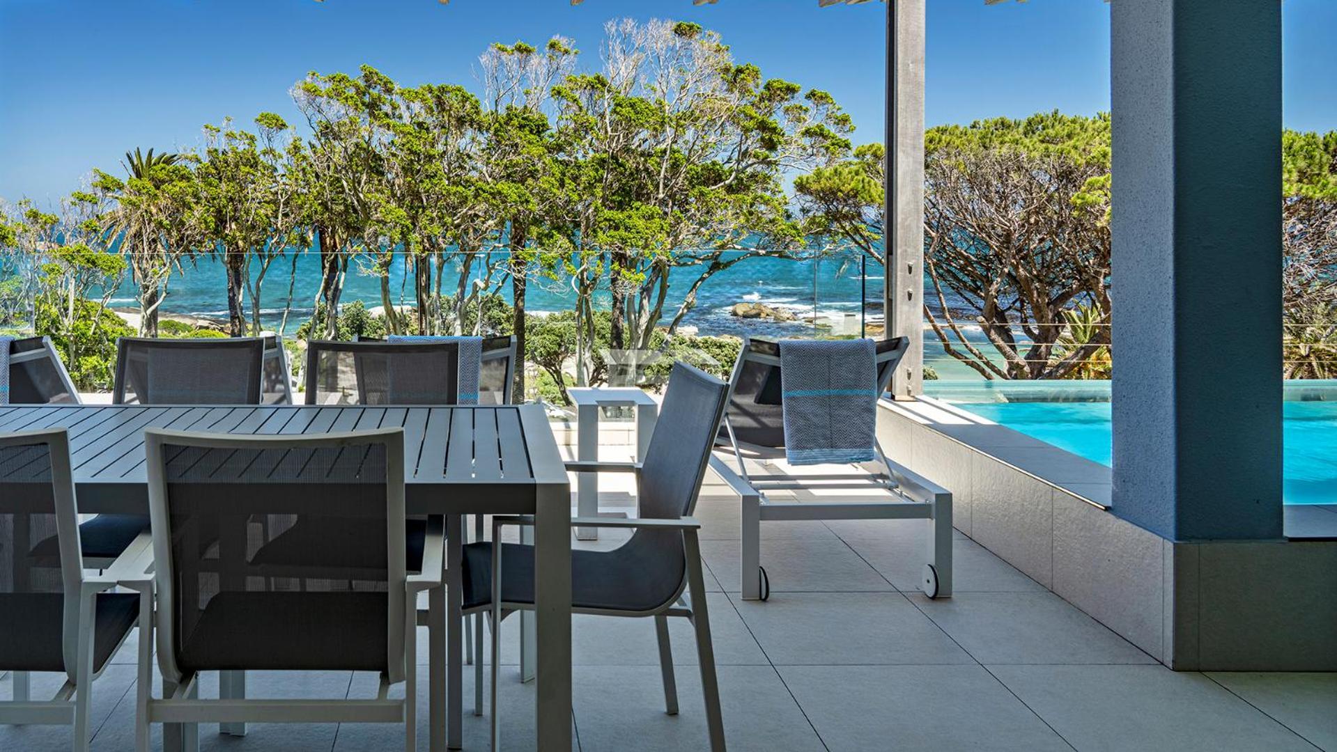 Blue Views Penthouse Beachfront Apartment With Pool Kaapstad Buitenkant foto
