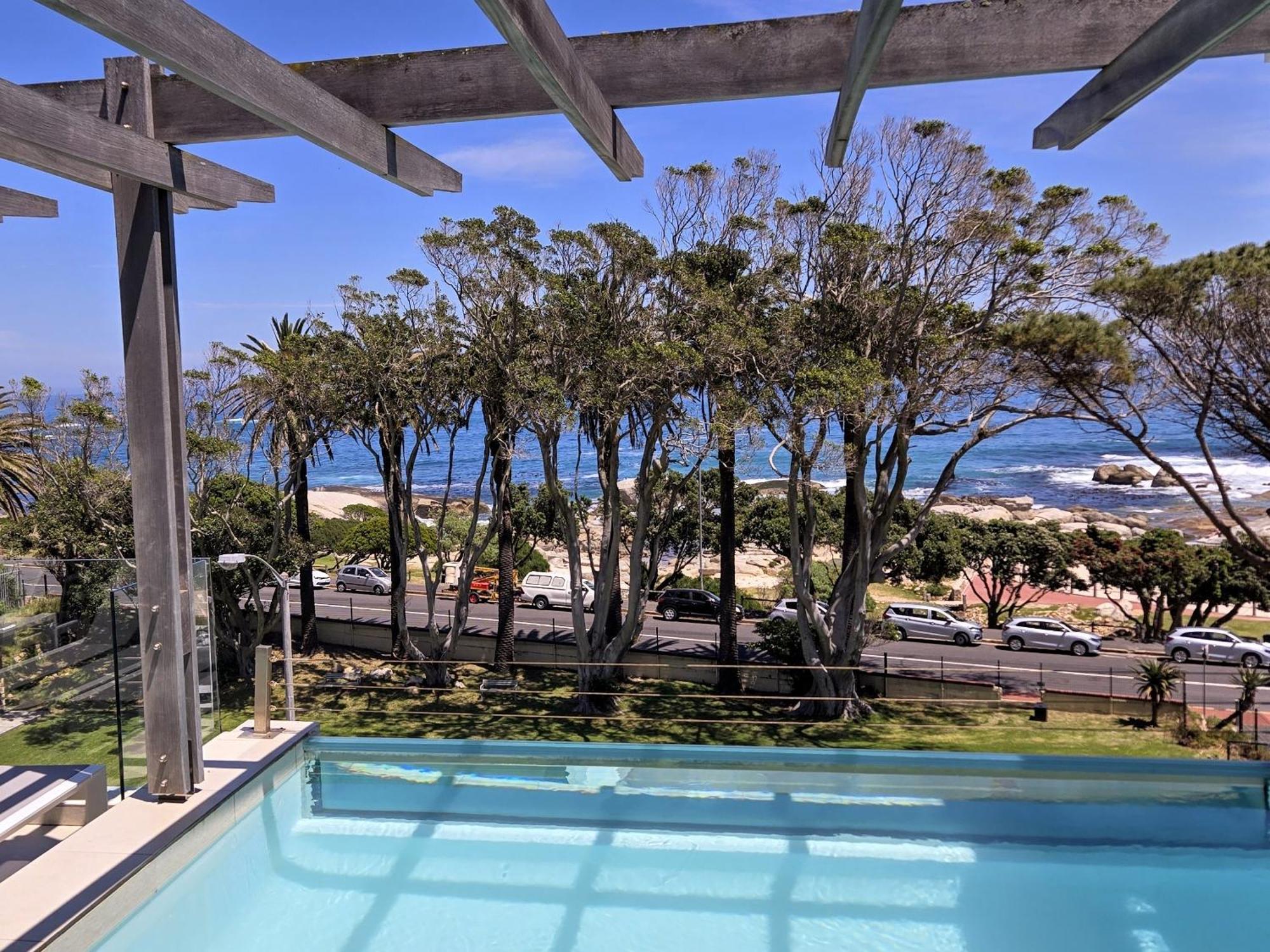 Blue Views Penthouse Beachfront Apartment With Pool Kaapstad Buitenkant foto