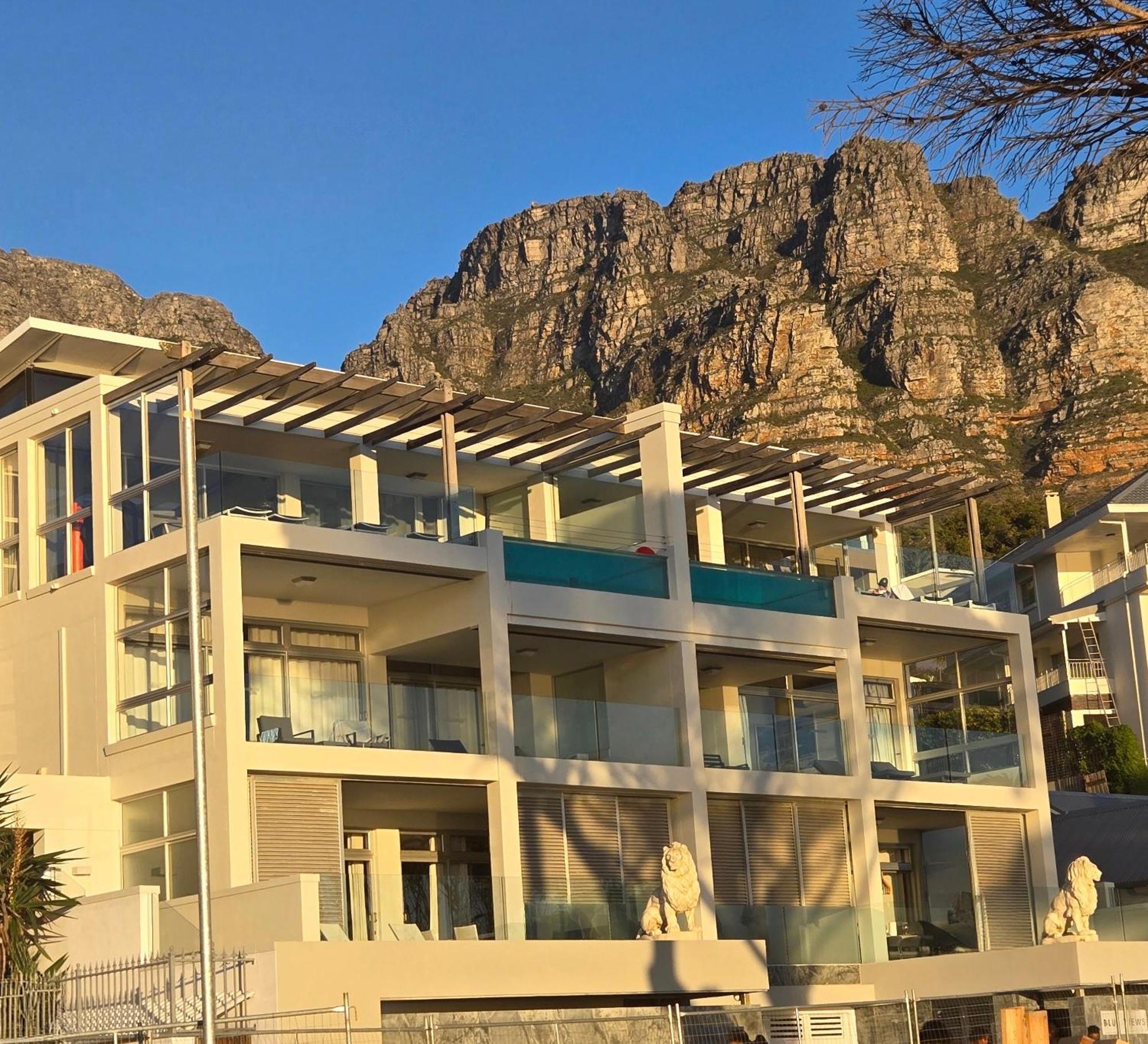 Blue Views Penthouse Beachfront Apartment With Pool Kaapstad Buitenkant foto