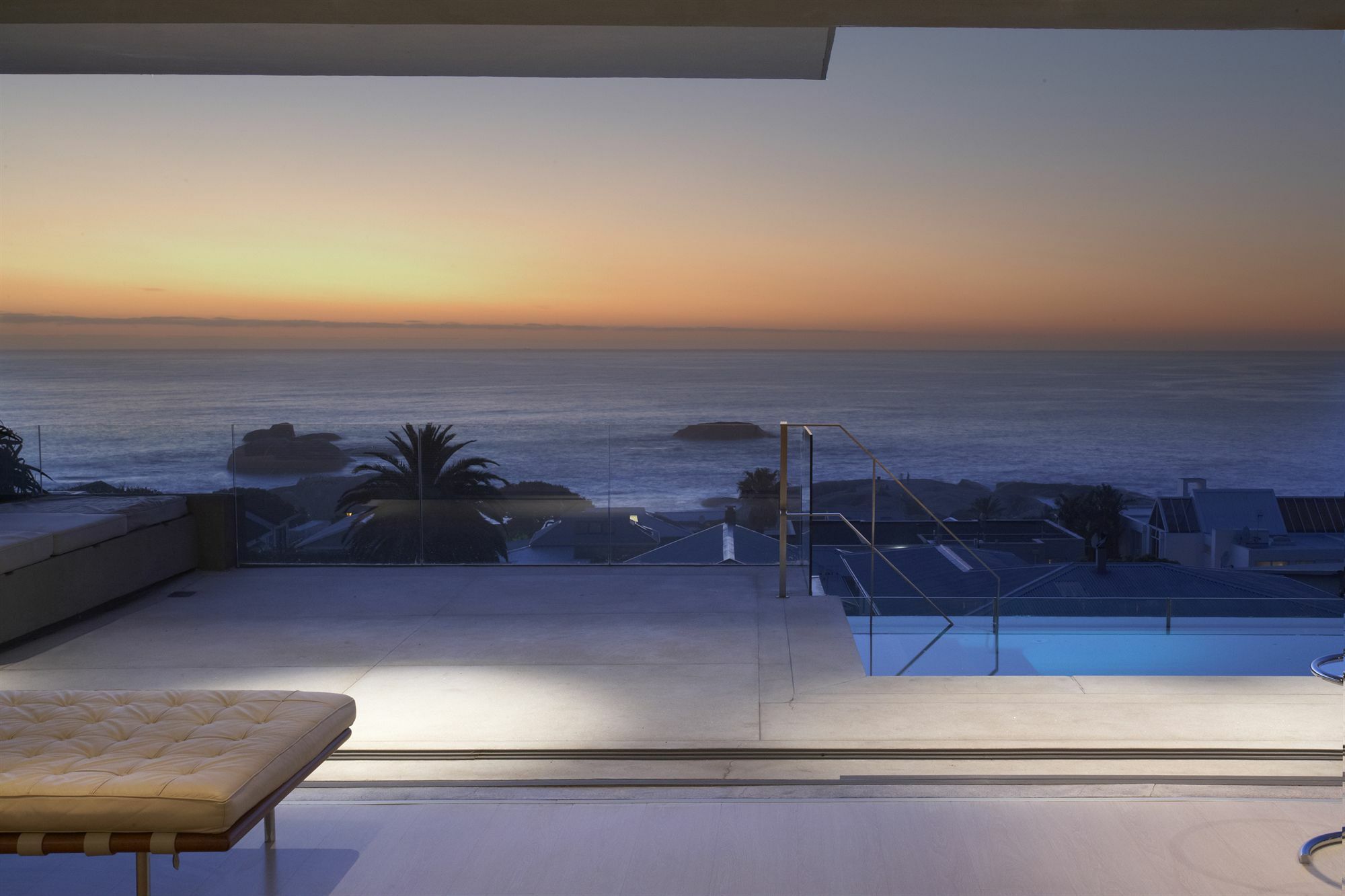 Blue Views Penthouse Beachfront Apartment With Pool Kaapstad Buitenkant foto