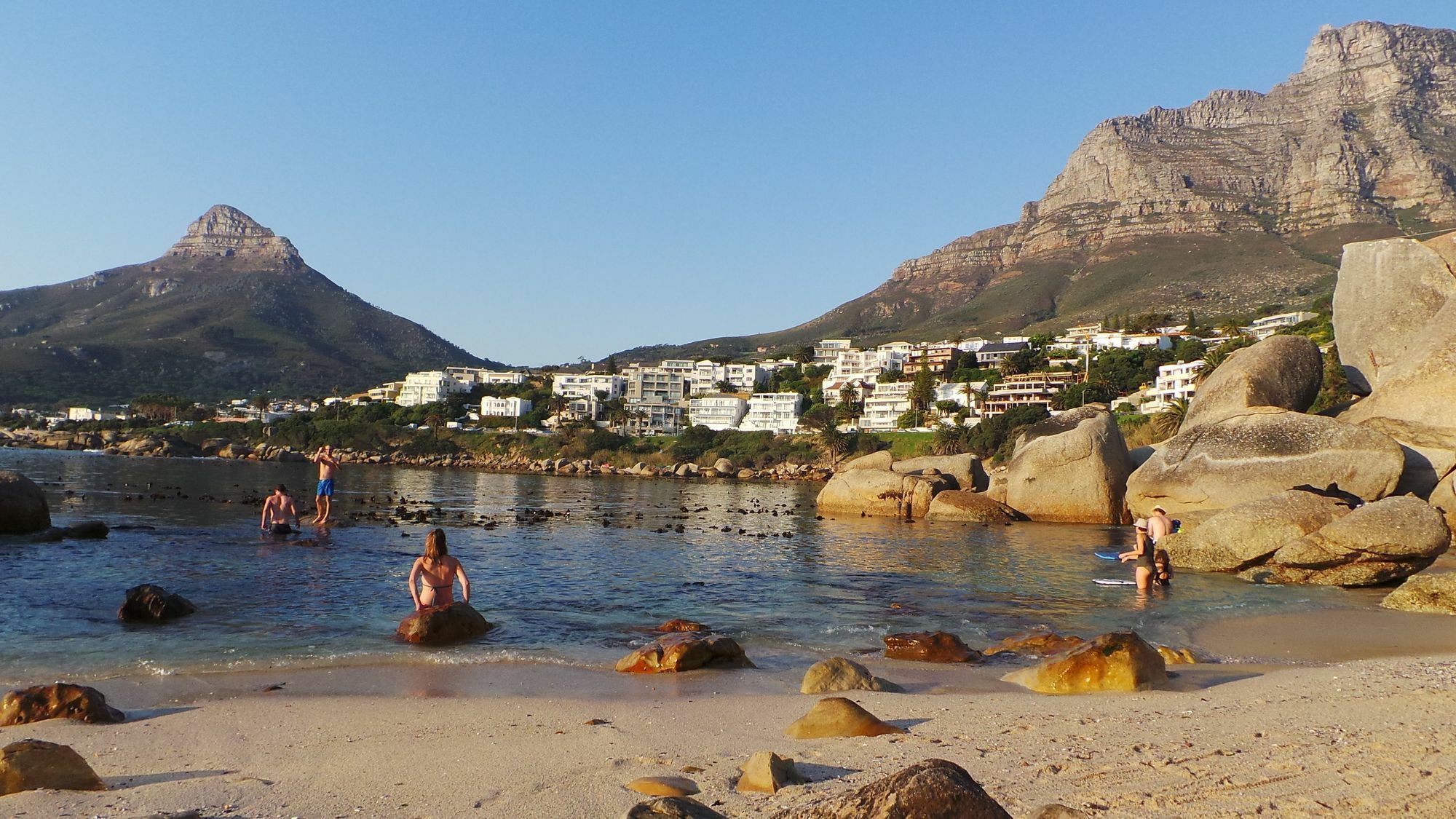 Blue Views Penthouse Beachfront Apartment With Pool Kaapstad Buitenkant foto