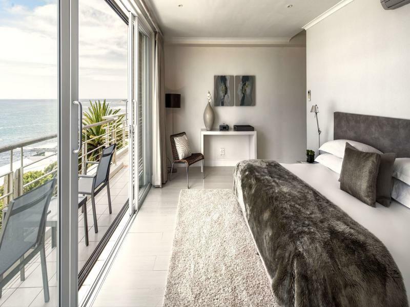 Blue Views Penthouse Beachfront Apartment With Pool Kaapstad Buitenkant foto