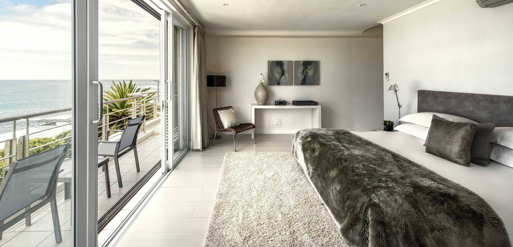 Blue Views Penthouse Beachfront Apartment With Pool Kaapstad Buitenkant foto