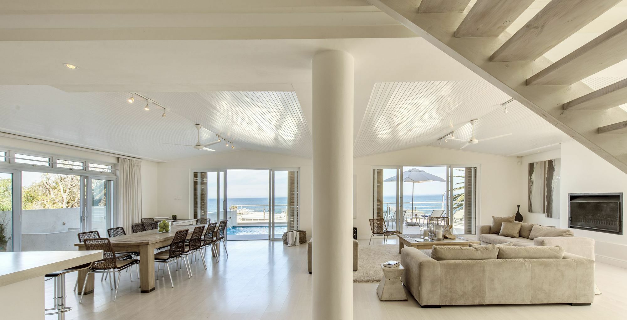 Blue Views Penthouse Beachfront Apartment With Pool Kaapstad Buitenkant foto