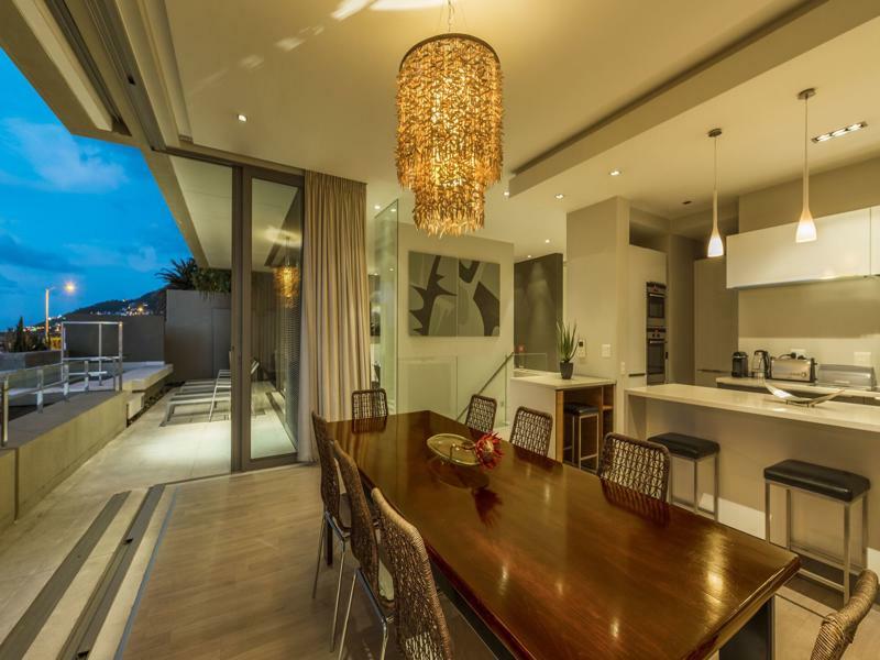 Blue Views Penthouse Beachfront Apartment With Pool Kaapstad Buitenkant foto