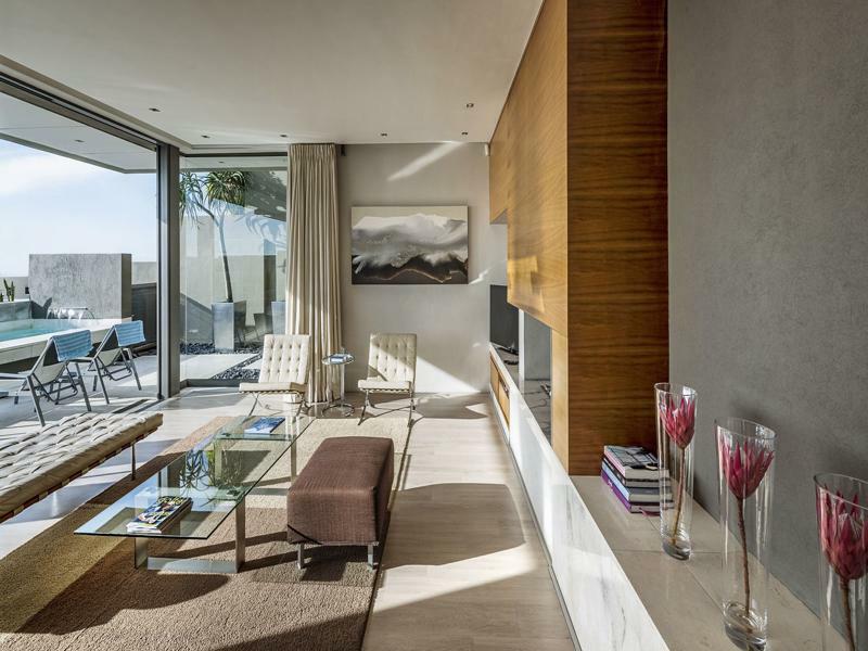 Blue Views Penthouse Beachfront Apartment With Pool Kaapstad Buitenkant foto