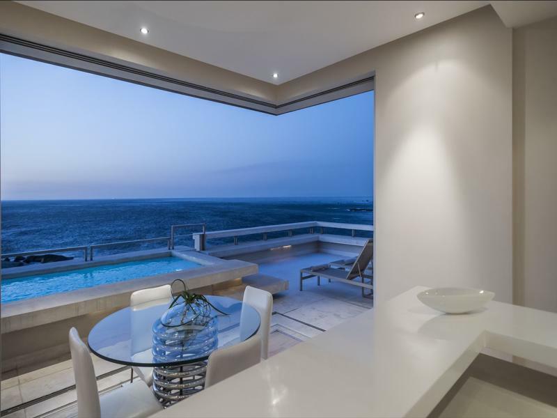 Blue Views Penthouse Beachfront Apartment With Pool Kaapstad Buitenkant foto
